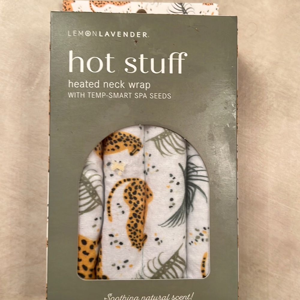 Heated neck wrap